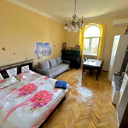 Karson Family Hostel & Guest House Erevan Esterno foto