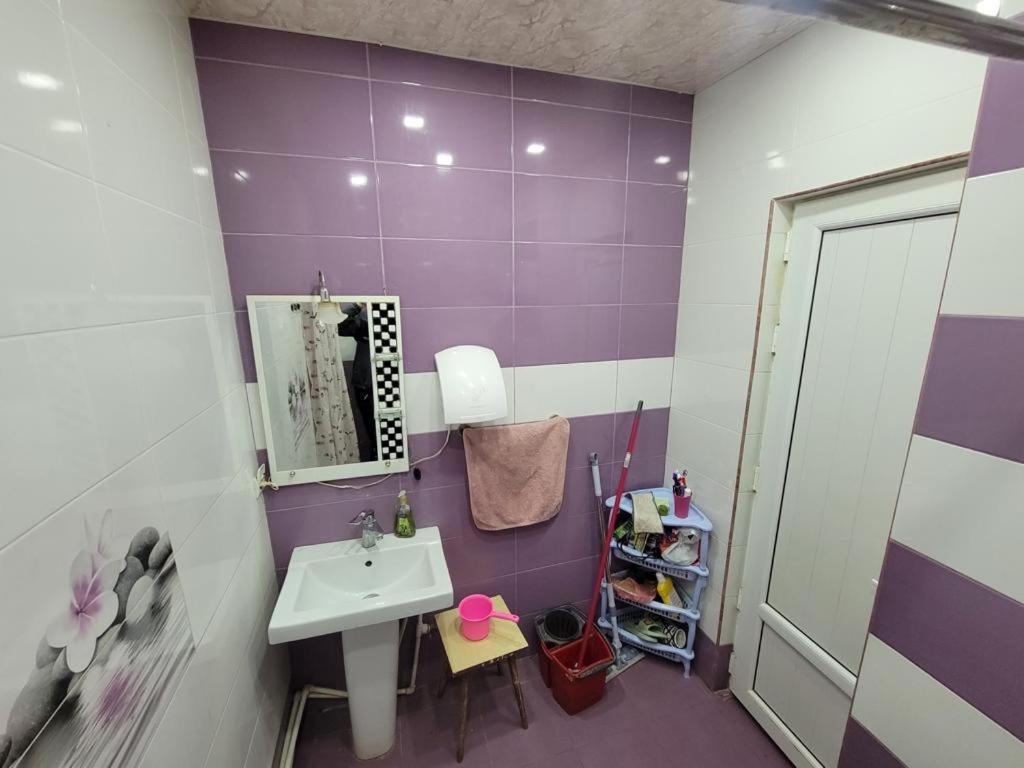 Karson Family Hostel & Guest House Erevan Esterno foto