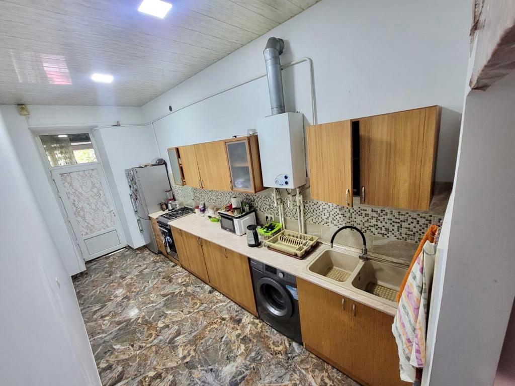 Karson Family Hostel & Guest House Erevan Esterno foto