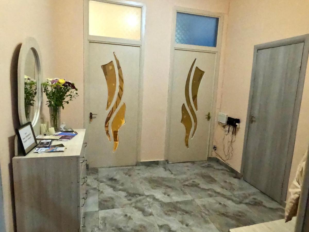 Karson Family Hostel & Guest House Erevan Esterno foto