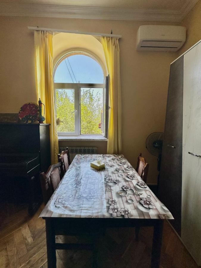 Karson Family Hostel & Guest House Erevan Esterno foto