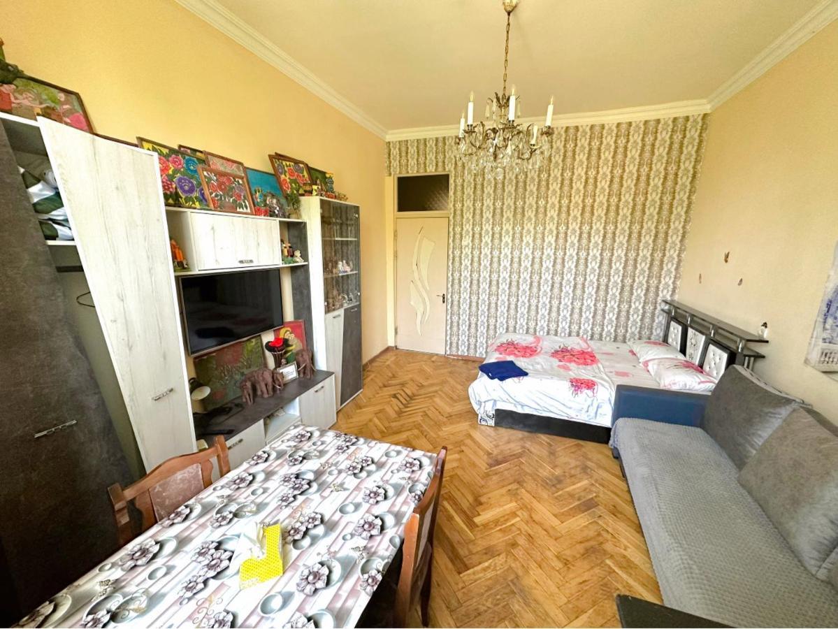 Karson Family Hostel & Guest House Erevan Esterno foto